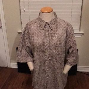 Nice looking men’s short sleeve shirt! 😎